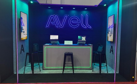 Estande da Avell no CIOSP 2025 com notebooks para odontologia digital