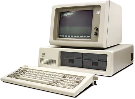 IBM PC com processador Intel — computador histórico que marcou a popularização dos PCs com chips Intel.