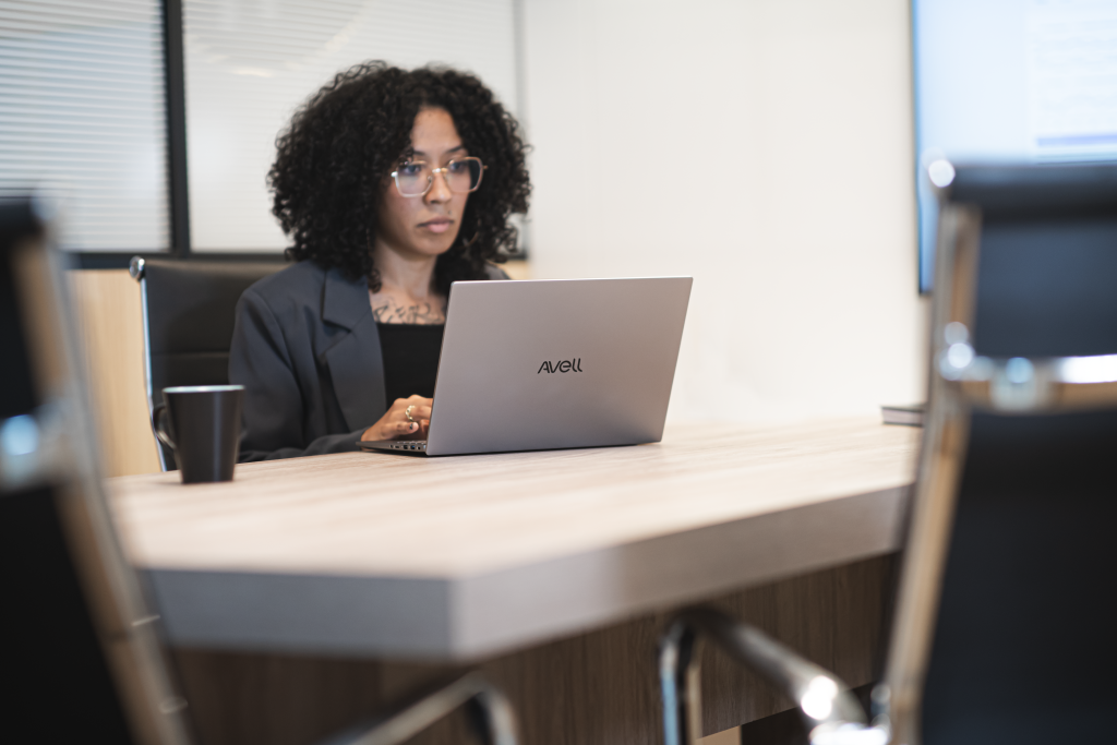 Notebook-Avell-B.ON-para-ambiente-corporativo-e-empresarial